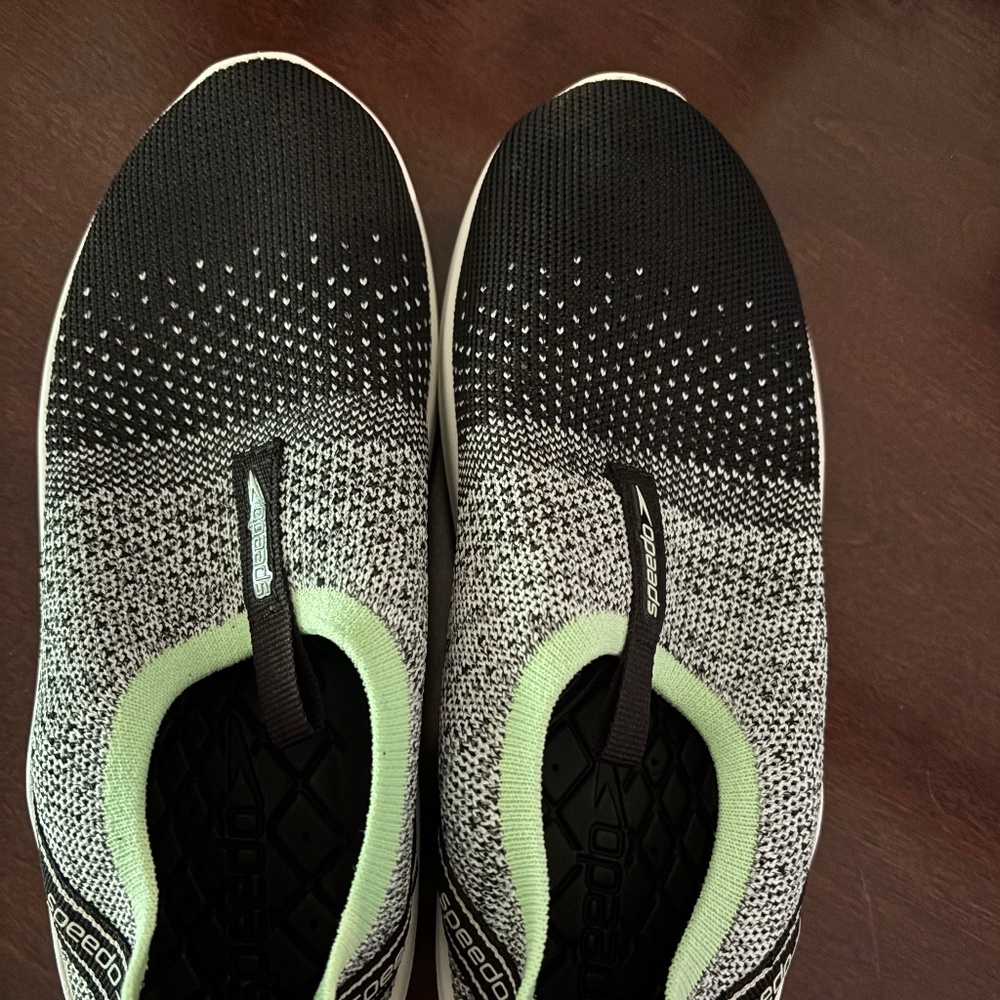 Speedo Water Shoes🌿
